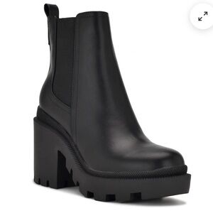 Steve Madden Chelsea Lug Sole Booties, Size 10.5